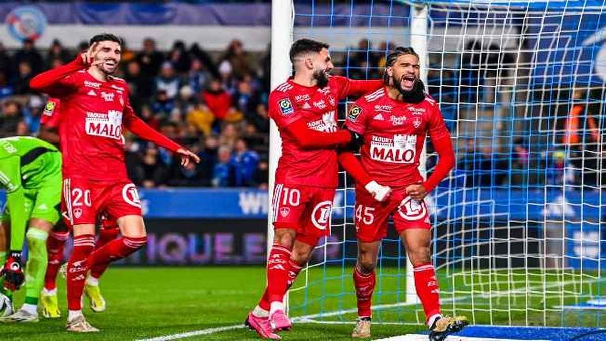 بريست يواصل تألقه ويفوز على ستراسبورغ في الدوري الفرنسي