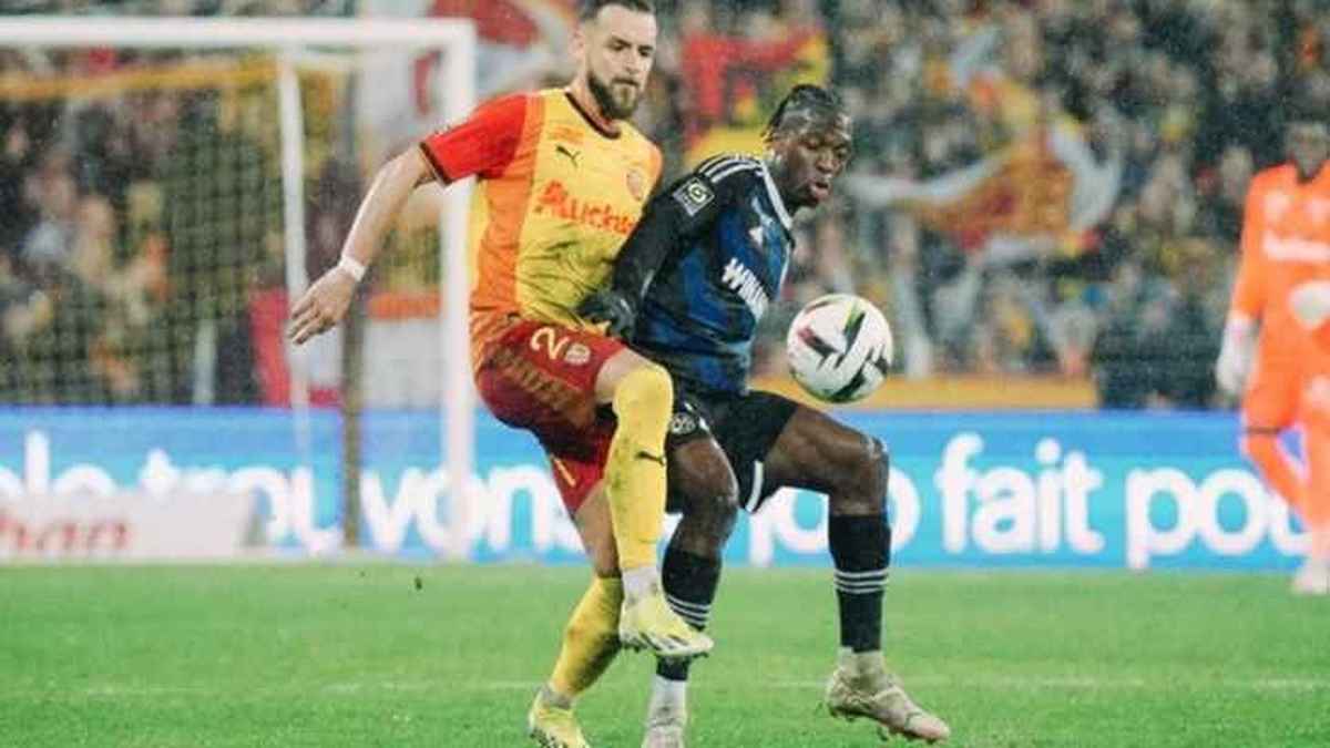 لانس يفوز على ستراسبورغ في مباراة مهمة في الدوري الفرنسي