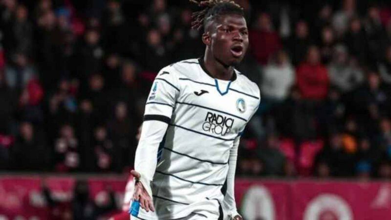 ضمن منافسات الجولة الـ٣٣ من بطولة ​الدوري الايطالي​ لكرة القدم، حقق ​أتالانتا​ الفوز على حساب ​مونزا​ بنتيجة هدفين مقابل هدف في اللقاء الذي جمع بينهما مساء يوم الأحد وتمكن أتالانتا ان ينهي الشوط الاول متقدما بهدف مقابل لاشيء سجله النجم البلجيكي شارلس ديكيتيلاري. وفي الشوط الثاني، استطاع بلال توريه ان يدون الهدف الثاني لصالح فريق مدينة برغامو في الدقيقة ٧٧. وسجل دانييل مالديني هدفا لمونزا في الدقيقة ٨٨. أتالانتا يفوز على مونزا في الدوري الإيطالي ويستعد للتحديات القادمة