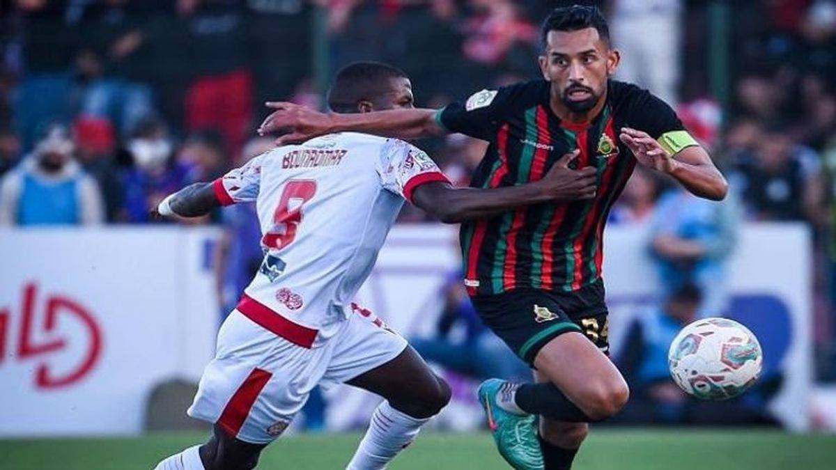 المغرب التطواني يؤجل حلم الجيش الملكي بالتتويج بعد تعادل مثير