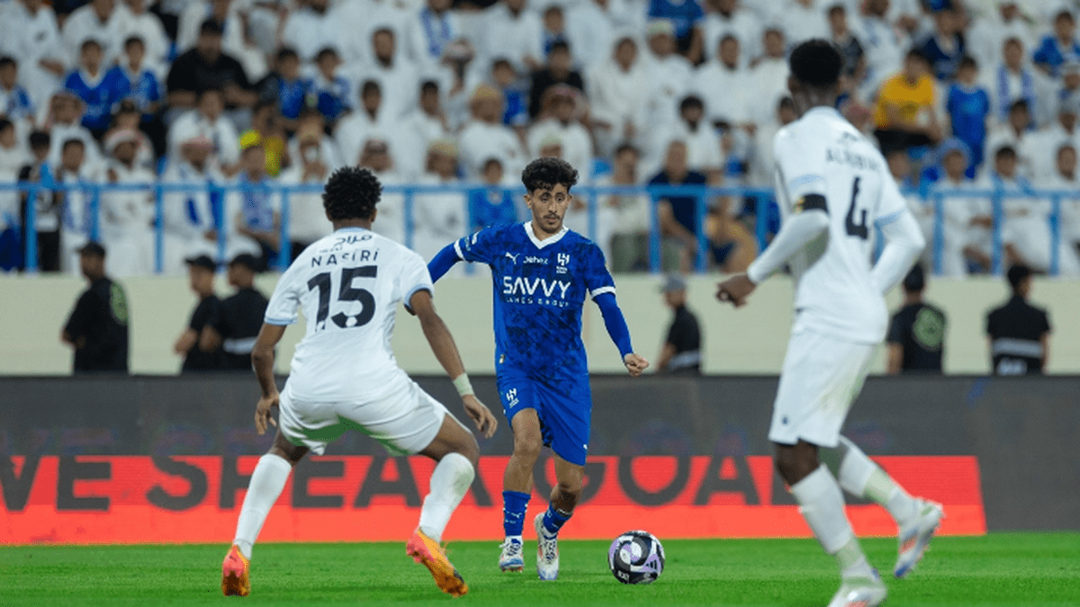 الهلال يبدأ حملة الدفاع عن لقبه بفوز كبير