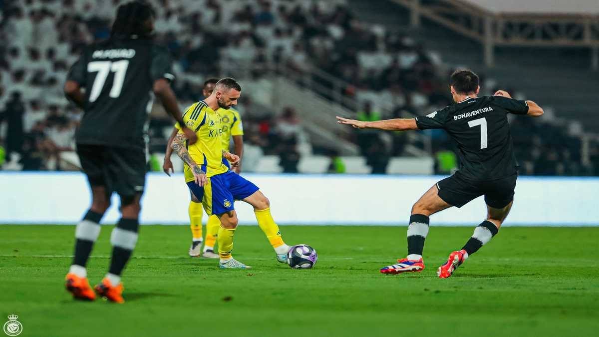 النصر يحقق فوزًا مثيرًا على الشباب في ديربي الرياض