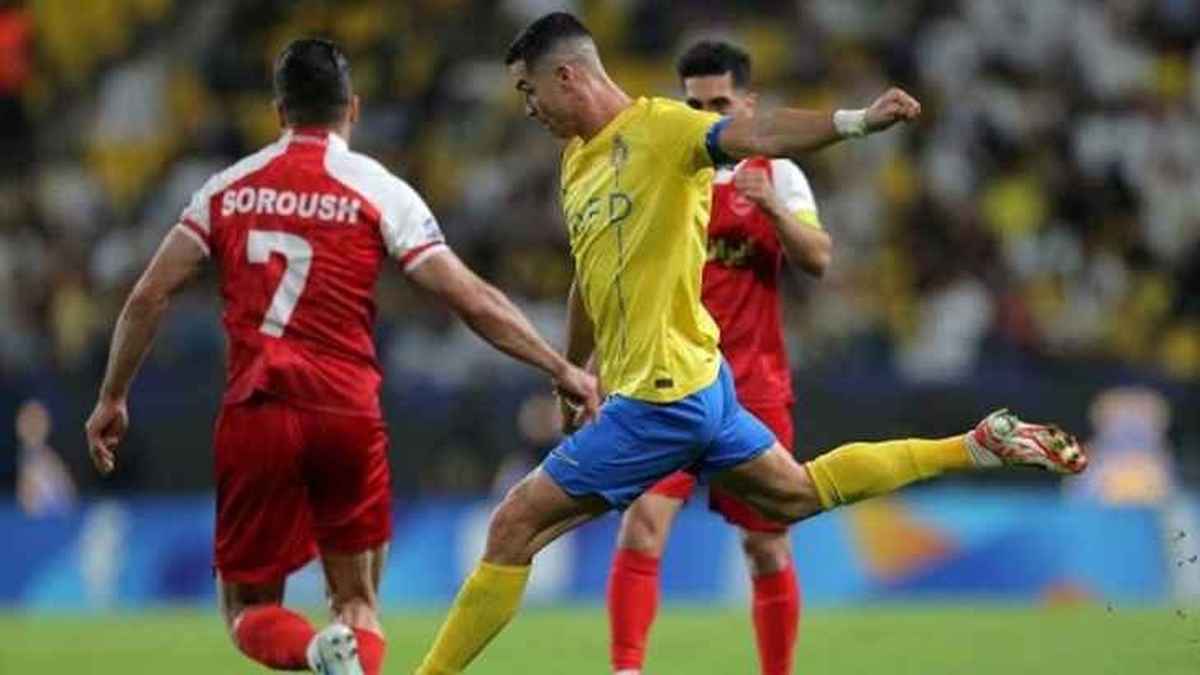 الملاعب الإيرانية