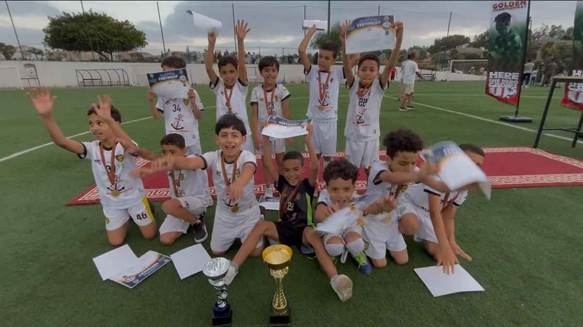 گولدن