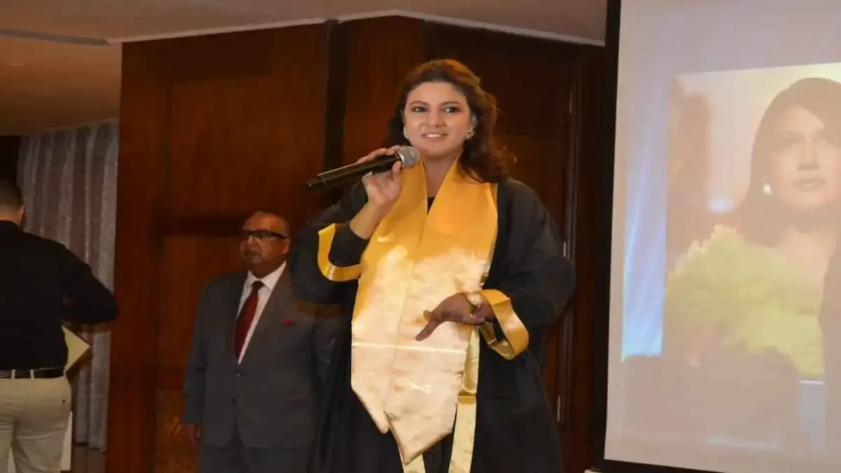 إنجاز جديد لياسمين علي: الدكتوراه الفخرية من الجامعة البريطانية