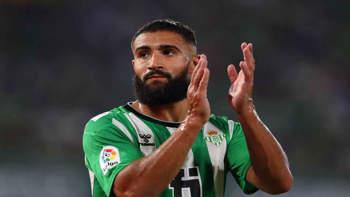 نبيل فقير ريال بيتيس