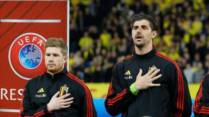 استبعاد كورتوا ودي بروين من قيادة منتخب بلجيكا