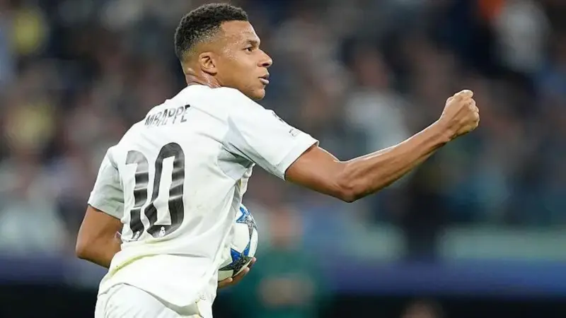 كيليان مبابي يتوج لاعب الأسبوع في دوري أبطال أوروبا