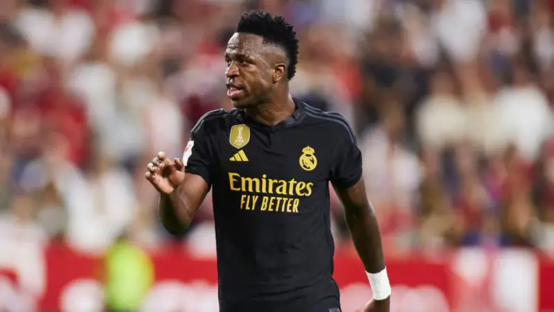 فينيسيوس جونيور يواجه توترًا داخل ريال مدريد