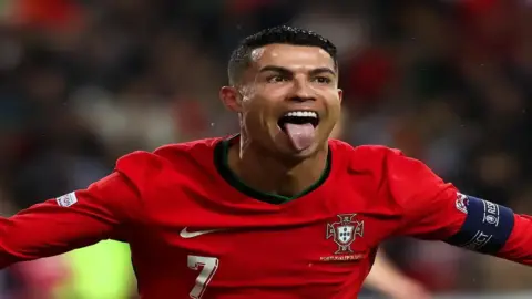 رونالدو يدخل التاريخ كأفضل هداف في تصفيات كأس العالم