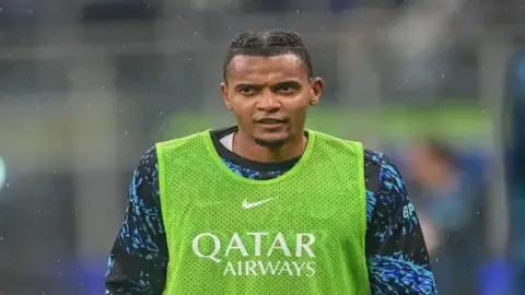 إنتر يقترب من حسم صفقة أكانجي