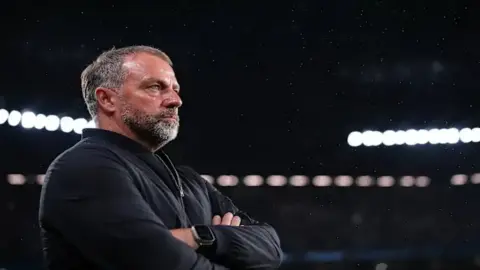 فليك يعرب عن سعادته بأداء برشلونة بعد الفوز على سيلتا فيغو