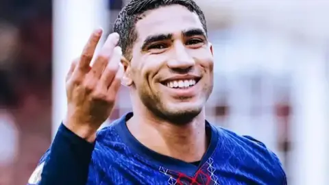 حكيمي يحلم بالتتويج بجائزة أفضل لاعب إفريقي لعام 2025