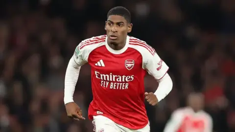 موسكيرا: مرمانا هو بيتنا