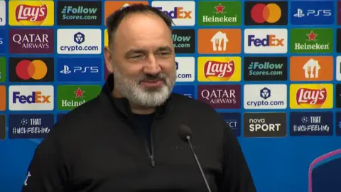 مدرب سلافيا براغ يمتدح أرسنال قبل مواجهة دوري الأبطال