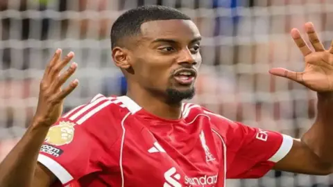 إيزاك يعود بحذر.. إصابة جديدة تقلق السويد