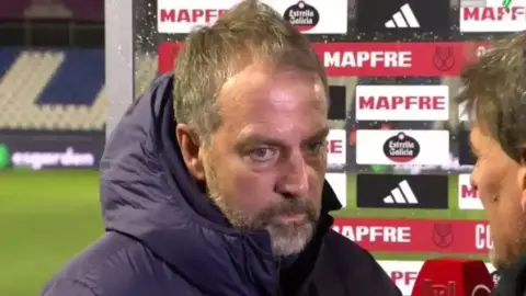 فليك يشيد بروح برشلونة بعد عبور غوادالاخارا في كأس الملك