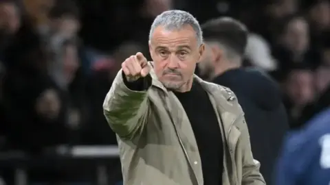 إنريكي يتوّج بجائزة أفضل مدرب للرجال في فيفا 2025