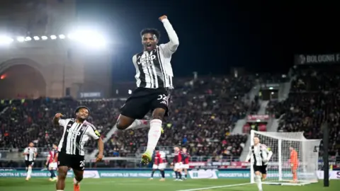 يوفنتوس يحسم قمة بولونيا بهدف ثمين في الكالتشيو