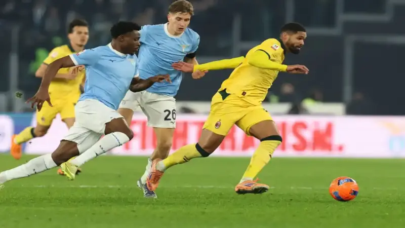 لاتسيو يقصي ميلان بهدف متأخر ويحجز مقعده في ربع نهائي كأس إيطاليا