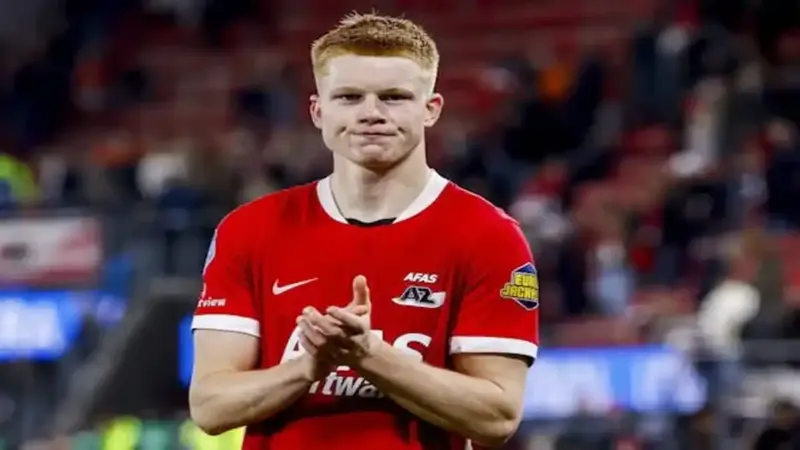 تشيلسي يتحرك لضم الموهبة الهولندية كيس سميت وسط ترقب إنكليزي