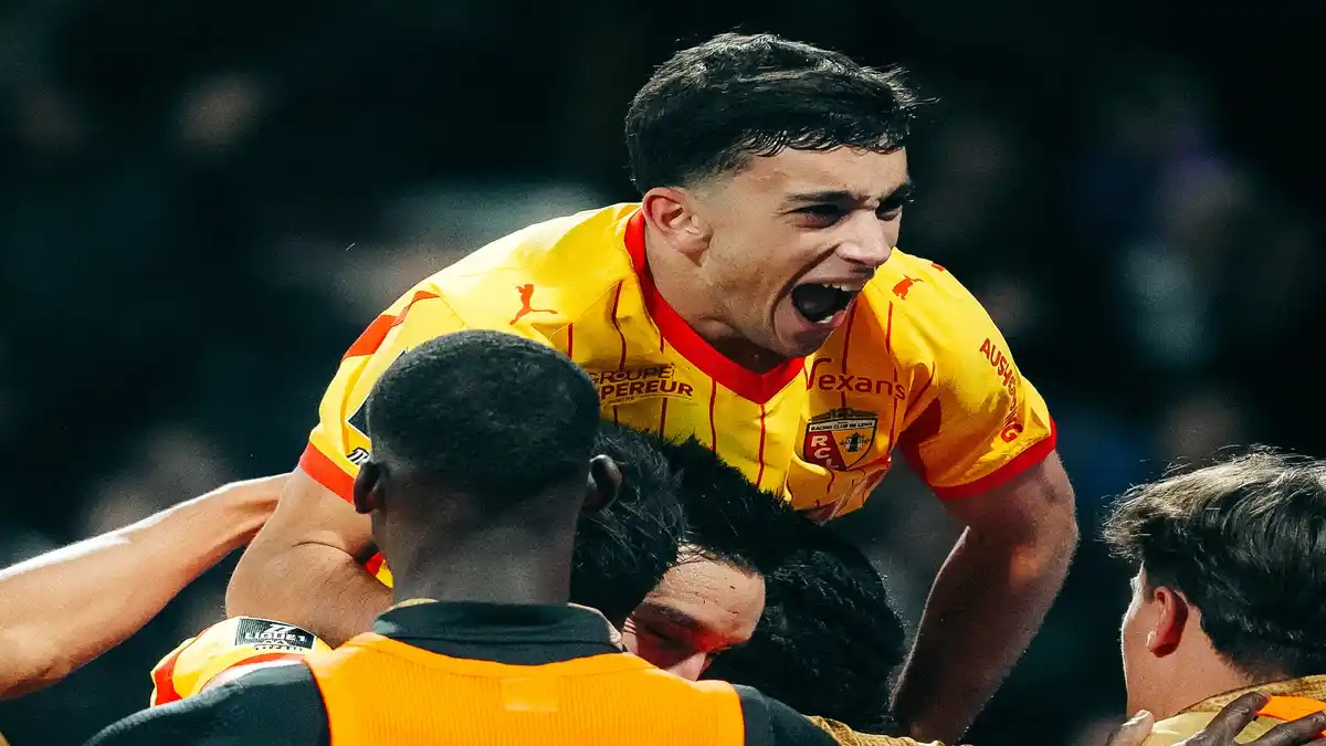 لانس يعزز صدارته بفوز ساحق على تولوز العالم الرياضي