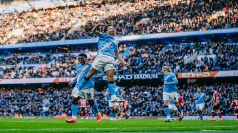 مانشستر سيتي يسحق إكستر سيتي بعشرة أهداف مذهلة