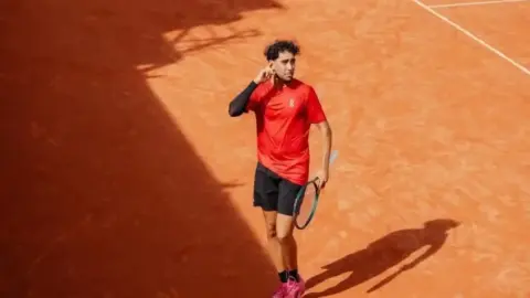 رضا بناني يخطو خطوة كبيرة.. بطاقة مشاركة في بطولة قطر ATP 500!