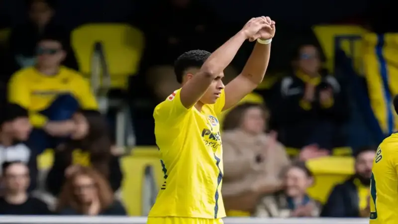 فياريال يتغلب على إلتشي ويحافظ على موقعه القوي في الدوري الإسباني