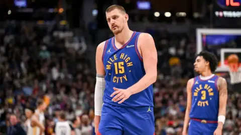 دنفر يسحق غولدن ستايت بـ23 نقطة