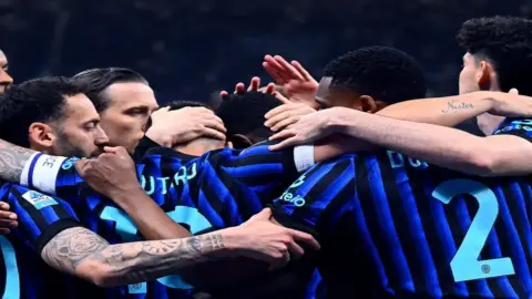 إنتر ميلان وروما.. مواجهة نارية تعزز صدارة النيراتزوري