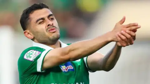 الرجاء الرياضي يعود بقوة ويكتسح الفتح برباعية في البطولة الاحترافية