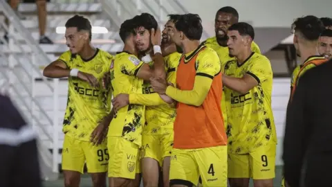 المغرب الفاسي ينتصر على نهضة زمامرة ويعتلي الصدارة مؤقتًا