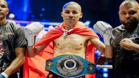 إنجاز مغربي جديد.. سعيد الناصيري يتوج ببطولة أفريقيا للمواي طاي 2026!