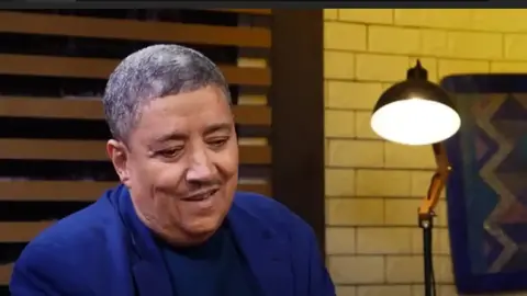 الجمعية المغربية للصحافيين الرياضيين بلا حدود تكرم عبد اللطيف طاطبي الشغوف الرياضي بكرة اليد