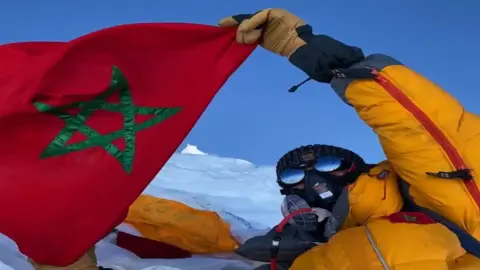 الملك محمد السادس يُهنئ نوال صفنضلة.. إنجاز تاريخي يرفع راية المغرب في قمم العالم!