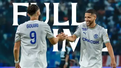 مارسيليا يبدأ الدوري الفرنسي بانتصار كبير على ستراسبورغ