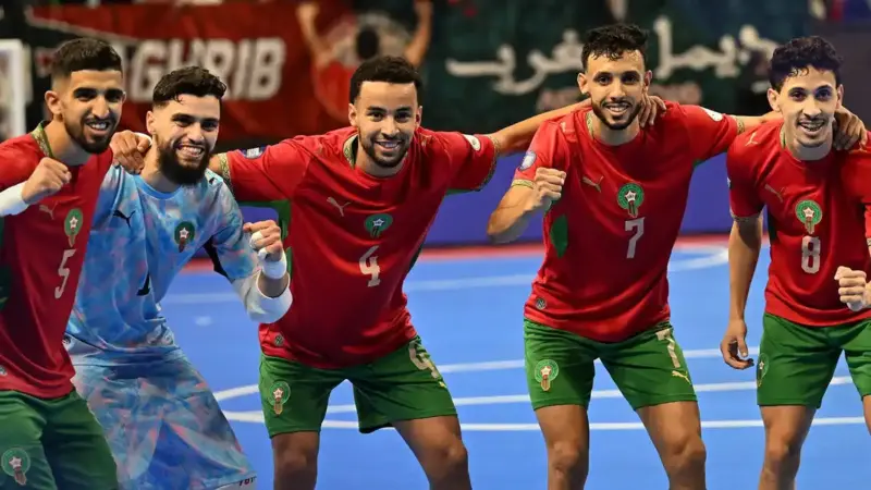 استهل المنتخب المغربي لكرة القدم داخل القاعة مشواره في كأس إفريقيا 2026 بفوز كبير على الجزائر 4-0، بفضل تألق يوسف جواد.