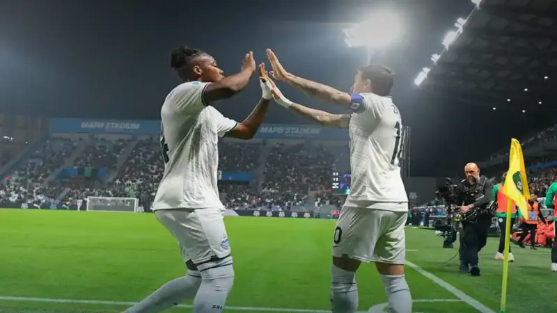 لاتسيو يكتسح ساسوولو بسداسية ويعتلي صدارة الدوري الإيطالي!